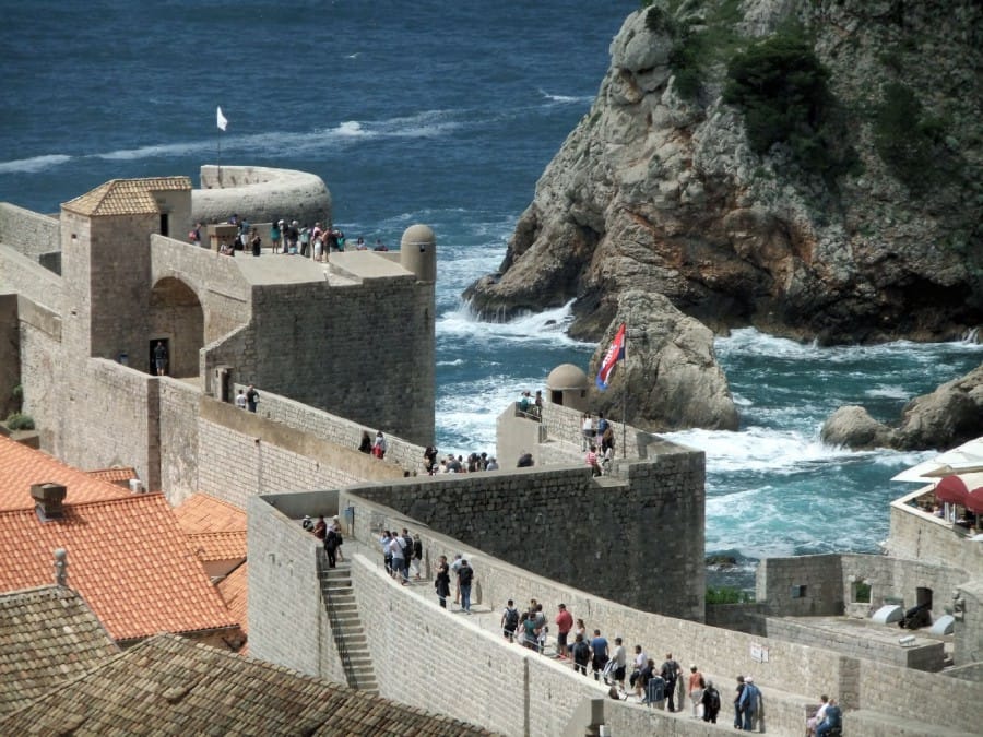 TravelXL-van-Limburg-DALMATIE-Dubrovnik-wandeling-op-muur